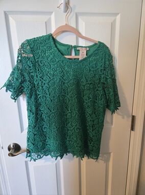 Philosophy Medium Green Lace Short Sleeve Blouse